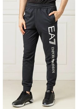 EA7 Spodnie dresowe | Regular Fit ze sklepu Gomez Fashion Store w kategorii Spodnie męskie - zdjęcie 172943343