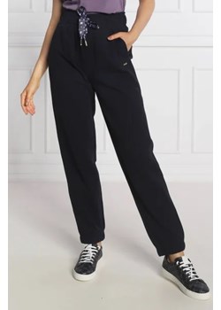 BOSS BLACK Spodnie dresowe Elisas | Loose fit ze sklepu Gomez Fashion Store w kategorii Spodnie damskie - zdjęcie 172944663