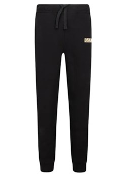 EA7 Spodnie dresowe | Regular Fit ze sklepu Gomez Fashion Store w kategorii Spodnie chłopięce - zdjęcie 172945752