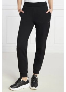Armani Exchange Spodnie dresowe | Regular Fit ze sklepu Gomez Fashion Store w kategorii Spodnie damskie - zdjęcie 172947571