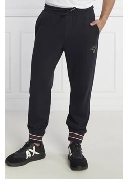 Armani Exchange Spodnie dresowe | Regular Fit ze sklepu Gomez Fashion Store w kategorii Spodnie męskie - zdjęcie 172947984