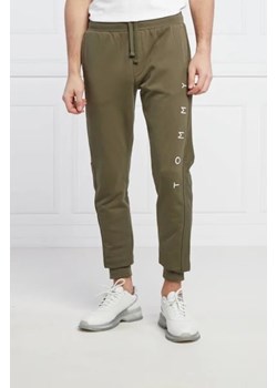 Tommy Hilfiger Spodnie dresowe | Regular Fit | regular waist ze sklepu Gomez Fashion Store w kategorii Spodnie męskie - zdjęcie 172951100