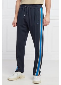 GUESS ACTIVE Spodnie dresowe MATTHEW | Regular Fit ze sklepu Gomez Fashion Store w kategorii Spodnie męskie - zdjęcie 172952142