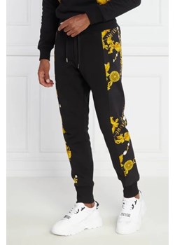 Versace Jeans Couture Spodnie dresowe | Regular Fit ze sklepu Gomez Fashion Store w kategorii Spodnie męskie - zdjęcie 172952812
