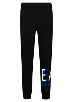 EA7 Spodnie dresowe | Regular Fit ze sklepu Gomez Fashion Store w kategorii Spodnie chłopięce - zdjęcie 172953441