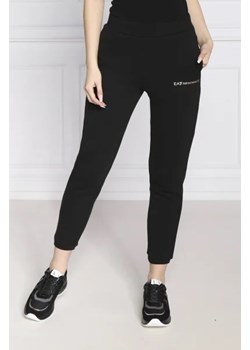 EA7 Spodnie dresowe | Regular Fit ze sklepu Gomez Fashion Store w kategorii Spodnie damskie - zdjęcie 172954451