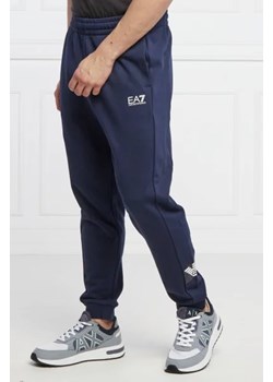 EA7 Spodnie dresowe | Regular Fit ze sklepu Gomez Fashion Store w kategorii Spodnie męskie - zdjęcie 172955030