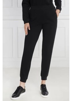 EA7 Spodnie dresowe | Regular Fit ze sklepu Gomez Fashion Store w kategorii Spodnie damskie - zdjęcie 172957420