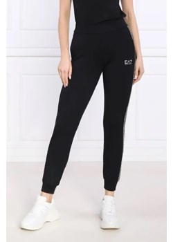 EA7 Spodnie dresowe | Slim Fit ze sklepu Gomez Fashion Store w kategorii Spodnie damskie - zdjęcie 172959380