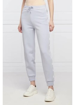 Emporio Armani Spodnie dresowe | Regular Fit ze sklepu Gomez Fashion Store w kategorii Spodnie damskie - zdjęcie 172959854