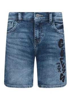 Guess Jeansowe szorty GRAFFITI | Regular Fit ze sklepu Gomez Fashion Store w kategorii Spodenki chłopięce - zdjęcie 172960653