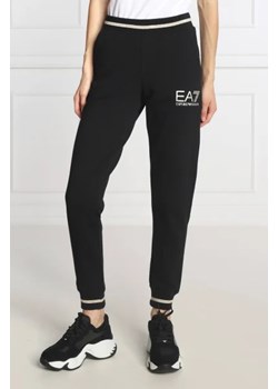 EA7 Spodnie dresowe | Regular Fit ze sklepu Gomez Fashion Store w kategorii Spodnie damskie - zdjęcie 172961851