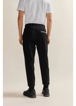BOSS BLACK Spodnie dresowe Lamont 66 ze sklepu Gomez Fashion Store w kategorii Spodnie męskie - zdjęcie 172962533