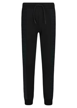 GUESS ACTIVE Spodnie dresowe | Regular Fit ze sklepu Gomez Fashion Store w kategorii Spodnie chłopięce - zdjęcie 172963242