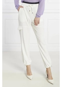 Liu Jo Sport Spodnie dresowe | Regular Fit ze sklepu Gomez Fashion Store w kategorii Spodnie damskie - zdjęcie 172964513