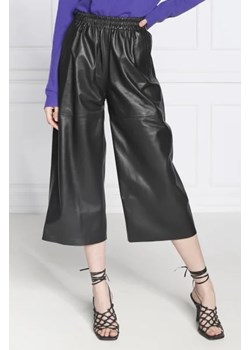 Pinko Skórzane spodnie PAPIKA | Cropped Fit ze sklepu Gomez Fashion Store w kategorii Spodnie damskie - zdjęcie 172966332