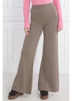 Beatrice B Spodnie dzianinowe | flare fit | z dodatkiem wełny i kaszmiru ze sklepu Gomez Fashion Store w kategorii Spodnie damskie - zdjęcie 172970480