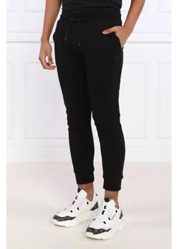 GUESS ACTIVE Spodnie dresowe ALDWIN | Regular Fit ze sklepu Gomez Fashion Store w kategorii Spodnie męskie - zdjęcie 172972754
