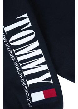 Tommy Hilfiger Spodnie dresowe | Regular Fit ze sklepu Gomez Fashion Store w kategorii Spodnie chłopięce - zdjęcie 172974214
