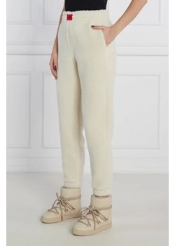 Hugo Bodywear Spodnie CLOUD | Regular Fit ze sklepu Gomez Fashion Store w kategorii Spodnie damskie - zdjęcie 172974322