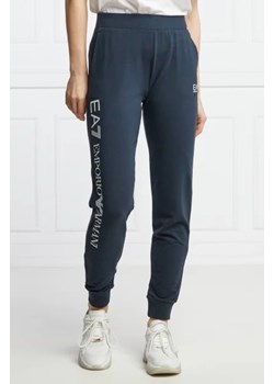 EA7 Spodnie dresowe | Regular Fit ze sklepu Gomez Fashion Store w kategorii Spodnie damskie - zdjęcie 172978214