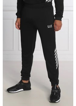 EA7 Spodnie dresowe | Regular Fit ze sklepu Gomez Fashion Store w kategorii Spodnie męskie - zdjęcie 172978241