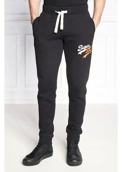 Superdry Spodnie dresowe | Regular Fit ze sklepu Gomez Fashion Store w kategorii Spodnie męskie - zdjęcie 172978671