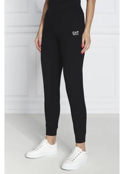 EA7 Spodnie dresowe | Regular Fit ze sklepu Gomez Fashion Store w kategorii Spodnie damskie - zdjęcie 172978890