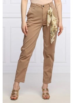 GUESS Spodnie cygaretki CANDIS | Slim Fit ze sklepu Gomez Fashion Store w kategorii Spodnie damskie - zdjęcie 172979290