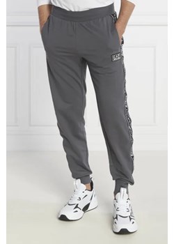 EA7 Spodnie dresowe | Regular Fit ze sklepu Gomez Fashion Store w kategorii Spodnie męskie - zdjęcie 172982421