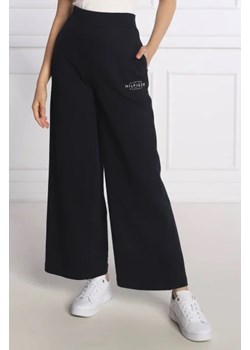 Tommy Hilfiger Spodnie dresowe NEW BRANDED | Straight fit ze sklepu Gomez Fashion Store w kategorii Spodnie damskie - zdjęcie 172984600