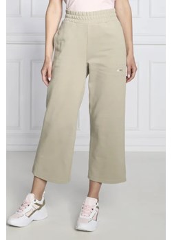 Tommy Hilfiger Spodnie dresowe | flare fit ze sklepu Gomez Fashion Store w kategorii Spodnie damskie - zdjęcie 172985184