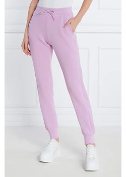 GUESS ACTIVE Spodnie dresowe ALLIE | Regular Fit ze sklepu Gomez Fashion Store w kategorii Spodnie damskie - zdjęcie 172985892