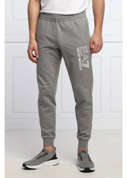 EA7 Spodnie dresowe | Regular Fit ze sklepu Gomez Fashion Store w kategorii Spodnie męskie - zdjęcie 172986440