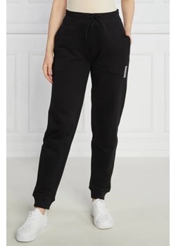 HUGO Spodnie dresowe Jogger | Regular Fit ze sklepu Gomez Fashion Store w kategorii Spodnie damskie - zdjęcie 172987404