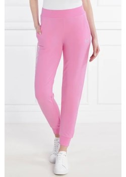 EA7 Spodnie dresowe | Regular Fit ze sklepu Gomez Fashion Store w kategorii Spodnie damskie - zdjęcie 172987784