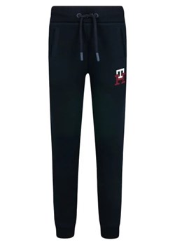 Tommy Hilfiger Spodnie dresowe | Regular Fit ze sklepu Gomez Fashion Store w kategorii Spodnie chłopięce - zdjęcie 172988403