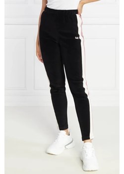 EA7 Spodnie dresowe | Regular Fit ze sklepu Gomez Fashion Store w kategorii Spodnie damskie - zdjęcie 172988721