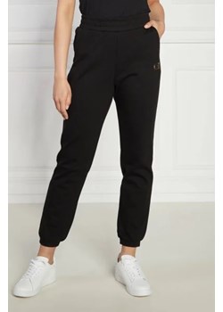 EA7 Spodnie dresowe | Regular Fit ze sklepu Gomez Fashion Store w kategorii Spodnie damskie - zdjęcie 172989251