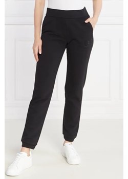 EA7 Spodnie dresowe | Regular Fit ze sklepu Gomez Fashion Store w kategorii Spodnie damskie - zdjęcie 172989883
