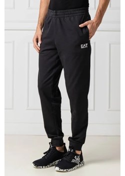 EA7 Spodnie dresowe | Regular Fit ze sklepu Gomez Fashion Store w kategorii Spodnie męskie - zdjęcie 172991092