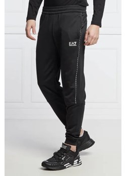 EA7 Spodnie dresowe | Regular Fit ze sklepu Gomez Fashion Store w kategorii Spodnie męskie - zdjęcie 172992202