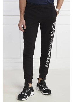 EA7 Spodnie dresowe | Regular Fit ze sklepu Gomez Fashion Store w kategorii Spodnie męskie - zdjęcie 172992282