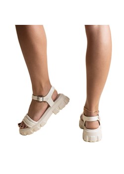Beżowe sandały na masywnej podeszwie Meredi beżowy ze sklepu ButyModne.pl w kategorii Sandały damskie - zdjęcie 173005612