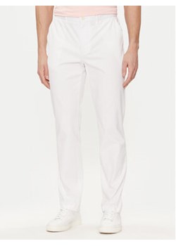 Tommy Hilfiger Chinosy Denton MW0MW25964 Biały Straight Fit ze sklepu MODIVO w kategorii Spodnie męskie - zdjęcie 173006092