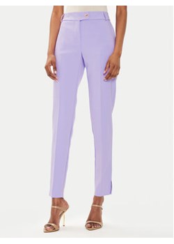 Rinascimento Spodnie materiałowe CFC0118281003 Fioletowy Regular Fit ze sklepu MODIVO w kategorii Spodnie damskie - zdjęcie 173010713