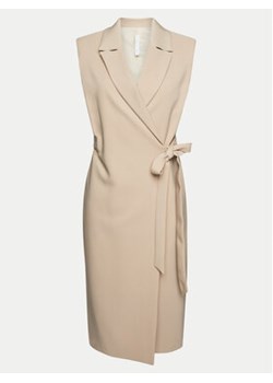 Imperial Sukienka koktajlowa ADOFHJZ Beżowy Slim Fit ze sklepu MODIVO w kategorii Sukienki - zdjęcie 173010834