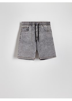 Reserved - Jeansowe szorty jogger - jasnoszary ze sklepu Reserved w kategorii Spodenki męskie - zdjęcie 173012980