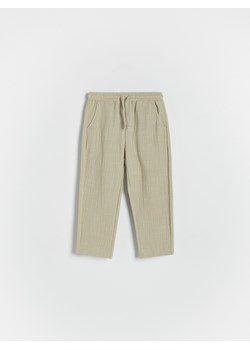 Reserved - Dzianinowe spodnie chino - oliwkowy ze sklepu Reserved w kategorii Spodnie chłopięce - zdjęcie 173014611