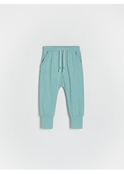 Reserved - Bawełniane spodnie - miętowy ze sklepu Reserved w kategorii Spodnie i półśpiochy - zdjęcie 173014663